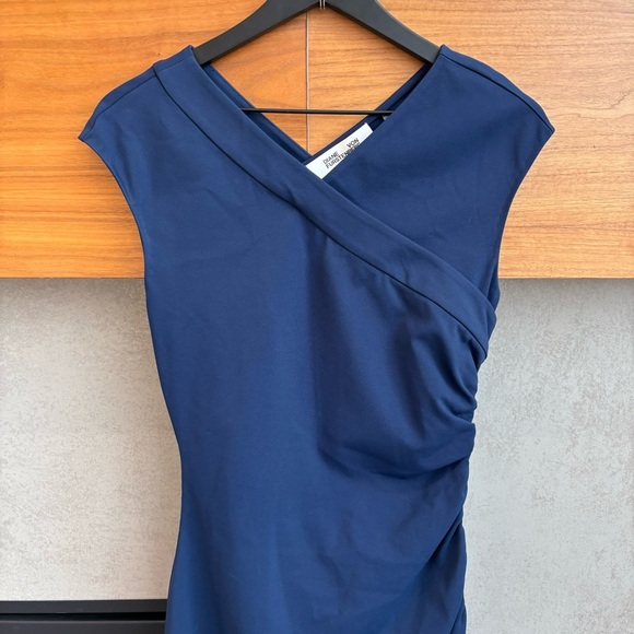DIANE VON FURSTENBERG V Neck Midi Lenght Dress, Size 6 - Picture 3 of 12